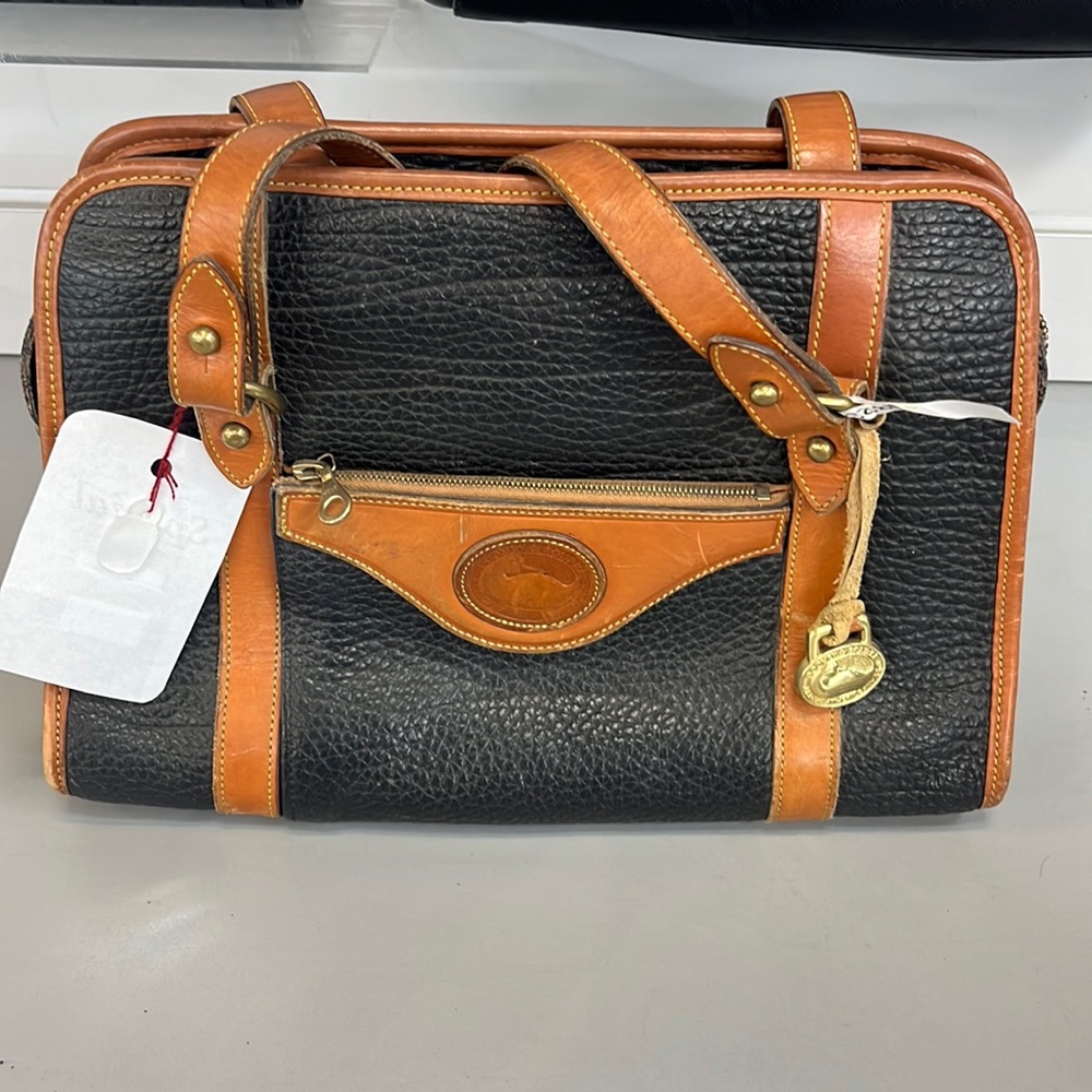 Dooney & bourke classic crossbody bag
